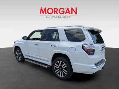 2019 Toyota 4Runner — engine compartment view