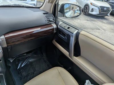 2019 Toyota 4Runner — photo 18 view