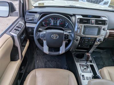 2019 Toyota 4Runner — photo 17 view