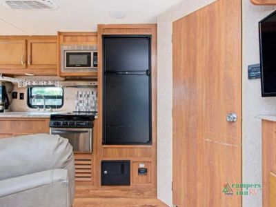 2019 Coachmen RV Catalina Trail Blazer — photo 13 view