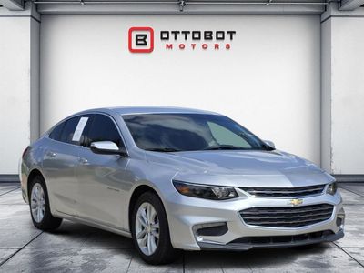 2017 Chevrolet Malibu - Photo 2