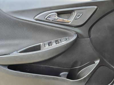 2017 Chevrolet Malibu - Photo 15