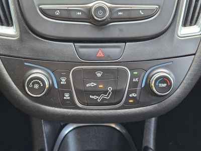 2017 Chevrolet Malibu - Photo 13
