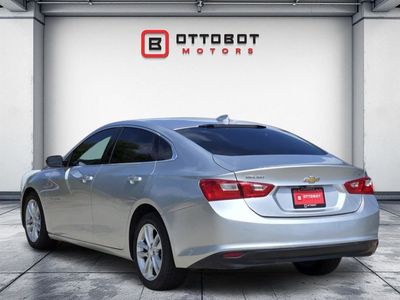 2017 Chevrolet Malibu - Photo 3