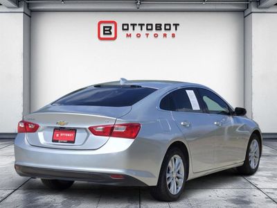 2017 Chevrolet Malibu - Photo 4