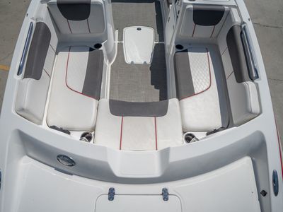 2023 Tahoe 2150 - Photo 12