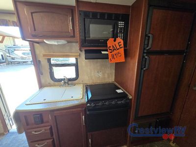 2014 Winnebago Industries Towables Minnie - Photo 11