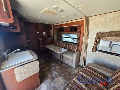 2014 Winnebago Industries Towables Minnie - Photo 9