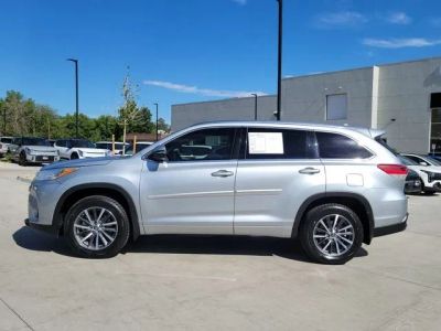 2017 Toyota Highlander — side profile view