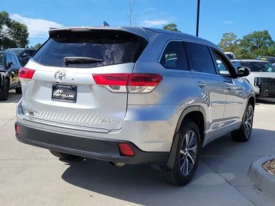 2017 Toyota Highlander — detail view