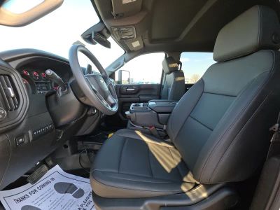 2026 Chevrolet Silverado 3500HD — photo 9 view