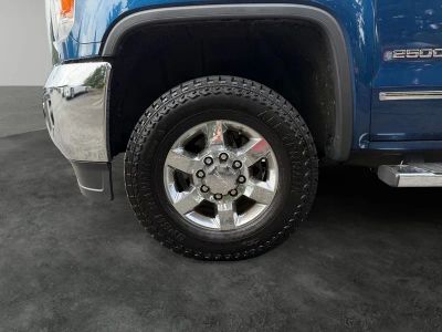 2016 GMC Sierra 2500HD — interior view