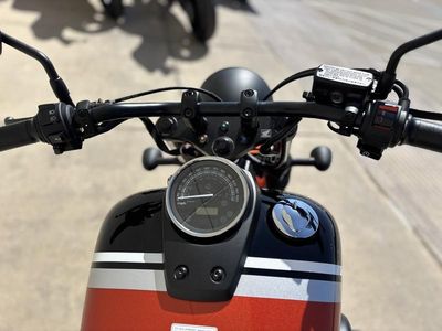 2025 Honda Shadow Phantom ABS - Photo 9