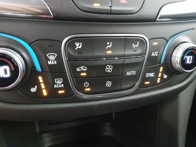 2024 Chevrolet Equinox — photo 17 view
