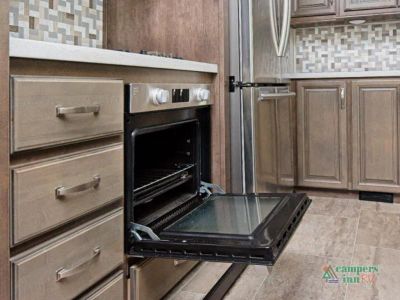 2018 Keystone RV Montana Legacy — photo 18 view