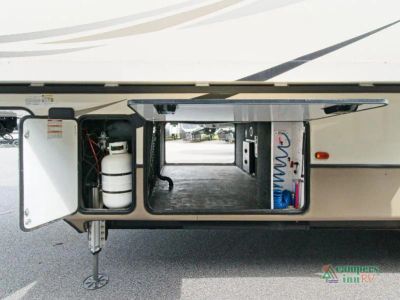2018 Keystone RV Montana Legacy — photo 37 view