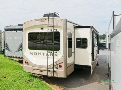 2018 Keystone RV Montana Legacy — engine compartment view
