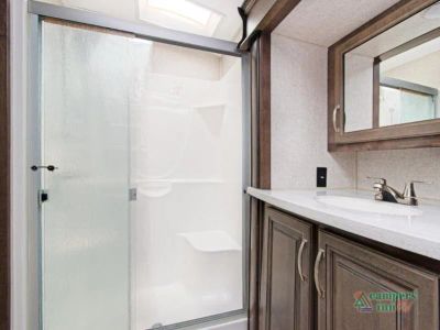 2018 Keystone RV Montana Legacy — photo 27 view