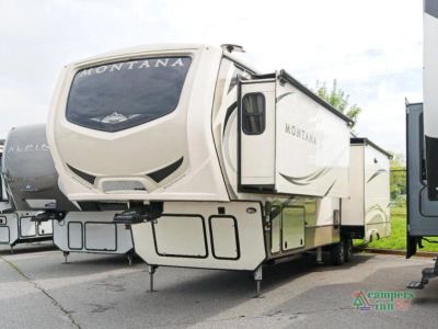2018 Keystone RV Montana Legacy — rear three-quarter view