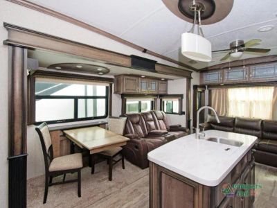 2018 Keystone RV Montana Legacy — photo 10 view