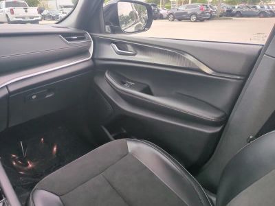 2023 Jeep Grand Cherokee — photo 18 view