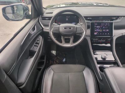2023 Jeep Grand Cherokee — photo 17 view