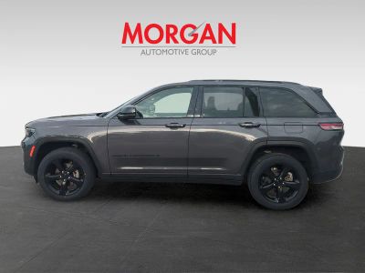 2023 Jeep Grand Cherokee — photo 8 view