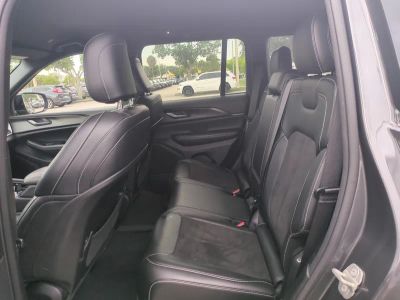 2023 Jeep Grand Cherokee — photo 15 view