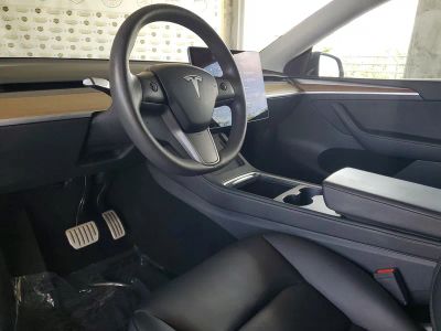 2024 Tesla Model Y — photo 20 view