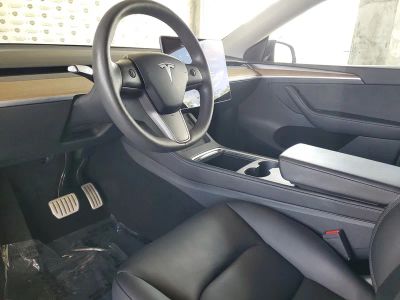 2024 Tesla Model Y — photo 16 view