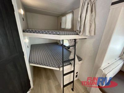 2025 Forest River RV Surveyor Legend X - Photo 18