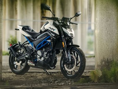 2025 CFMOTO 300NK - Photo 6