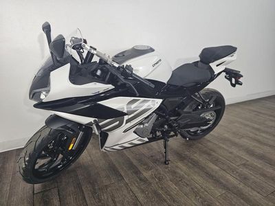 2026 CFMOTO 300SS - Photo 3