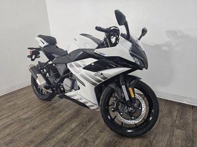 2026 CFMOTO 300SS - Photo 2