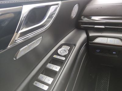 2025 Genesis GV80 - Photo 21