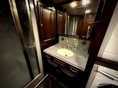 2015 Winnebago Grand Tour — photo 22 view