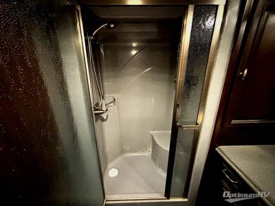 2015 Winnebago Grand Tour — photo 23 view