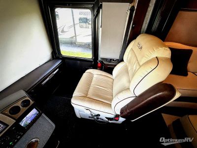 2015 Winnebago Grand Tour — photo 9 view