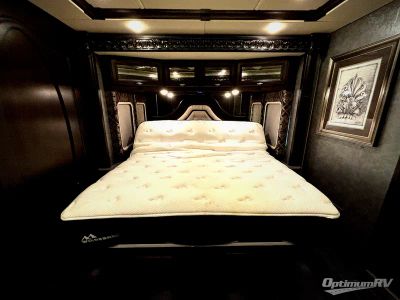 2015 Winnebago Grand Tour — photo 18 view