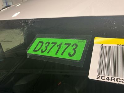 2026 Chrysler Pacifica — photo 7 view