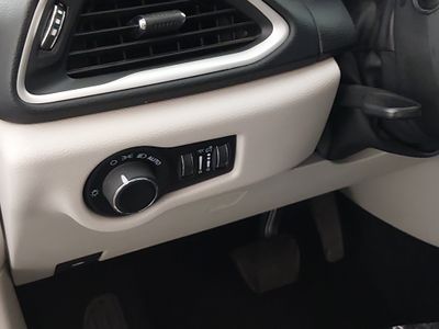 2023 Chrysler Voyager - Photo 13