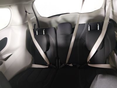 2023 Chrysler Voyager - Photo 17