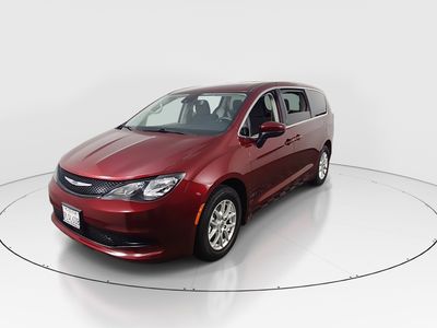 2023 Chrysler Voyager - Photo 3