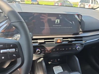 2026 Kia Sportage — photo 11 view