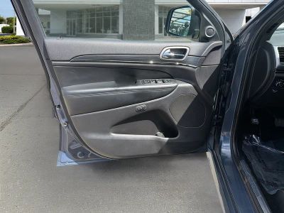 2019 Jeep Grand Cherokee — photo 23 view