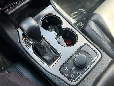 2019 Jeep Grand Cherokee — photo 30 view