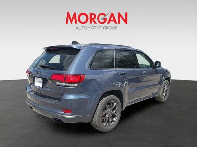 2019 Jeep Grand Cherokee — rear three-quarter view