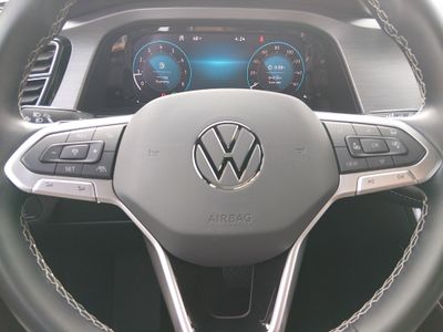 2024 Volkswagen Atlas Cross Sport — photo 12 view
