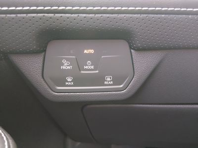 2024 Volkswagen Atlas Cross Sport — photo 13 view