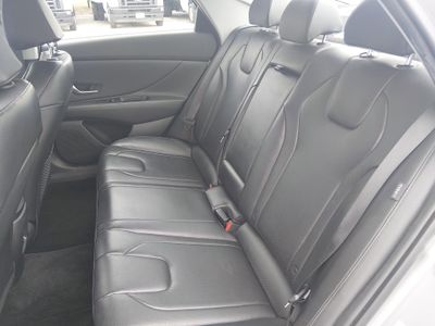 2024 Hyundai Elantra - Photo 19
